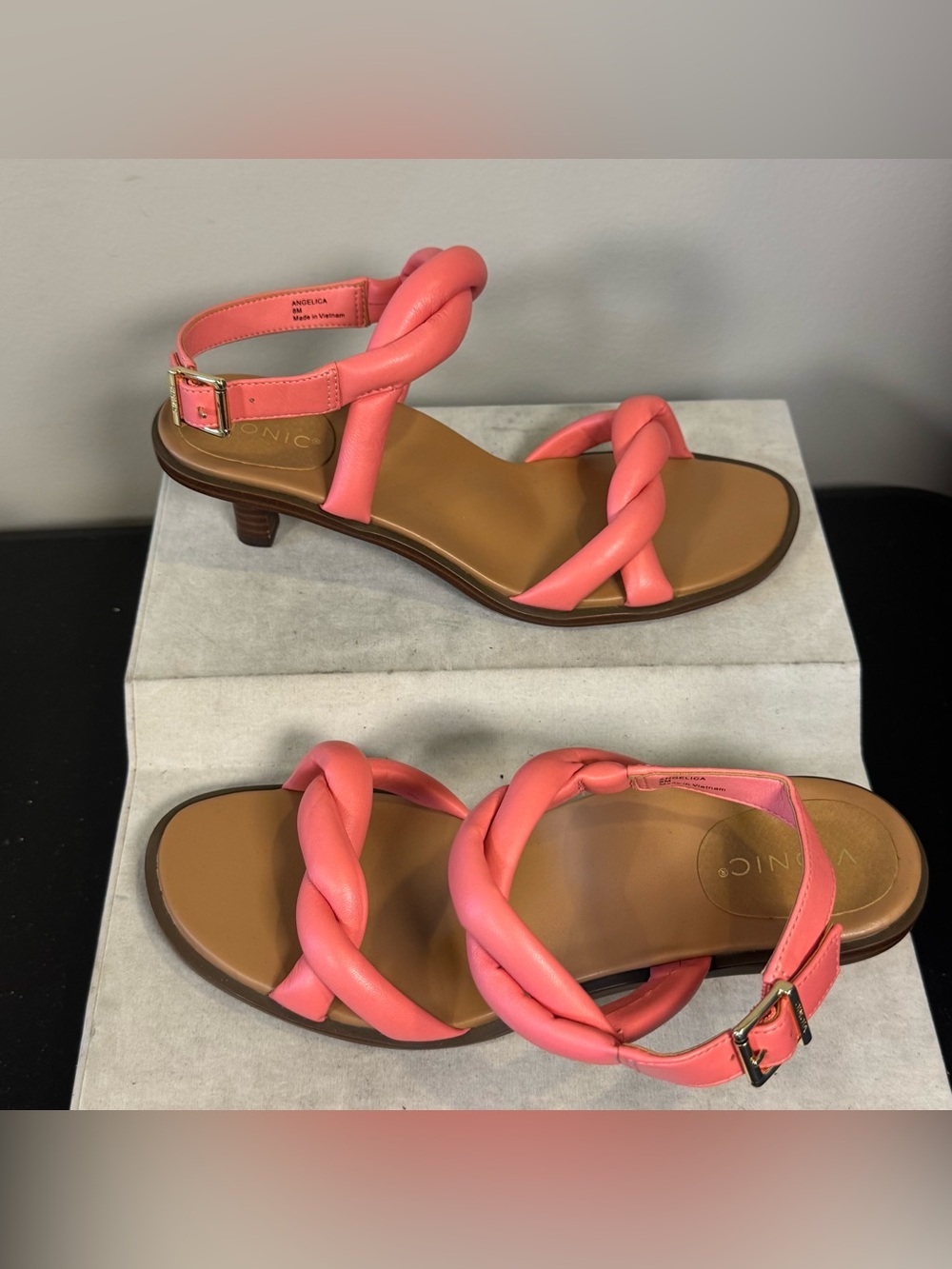 Vionic Coral Braided Strap Kitten Heel Sandals size 8, NWOT - Picture 2 of 6